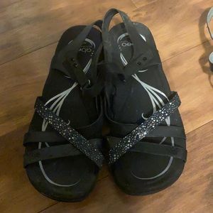 Abeo size 12 sandals